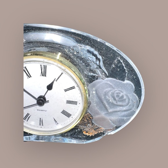 Glass Quartz Clock - Picture 6 of 14